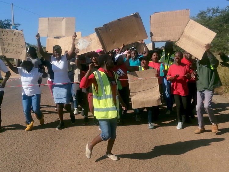 “No electricity, no vote”, shout angry Limpopo villagers